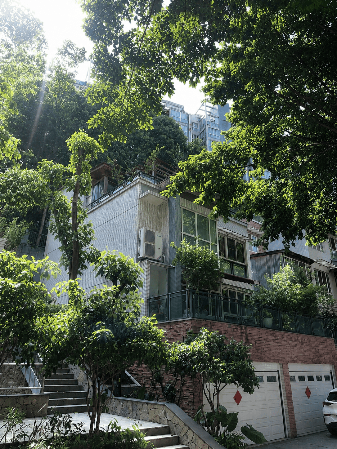 崇明岛居岁月从容升级：小小岛老别墅加装蒂升悦行款电梯